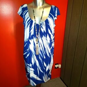Shari Martin New York Lady's V Neck Short Sleeved Dress in Blue/White